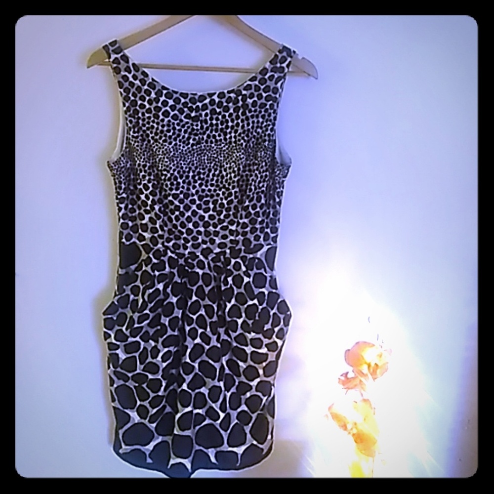 L❤️VE  Tease slim fitting dress
